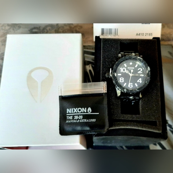 Nixon 38-20 Women's Watch A410 2185 *NWT* - Picture 9 of 12